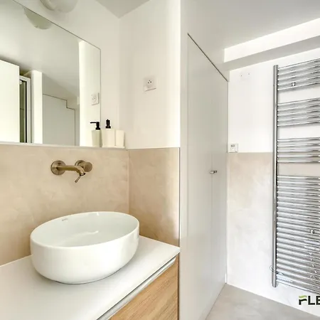 Apartment Beautiful - Chauchat - Flexliving Paris